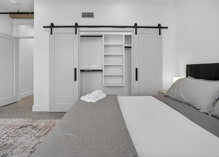 Downtown Beacon Getaway